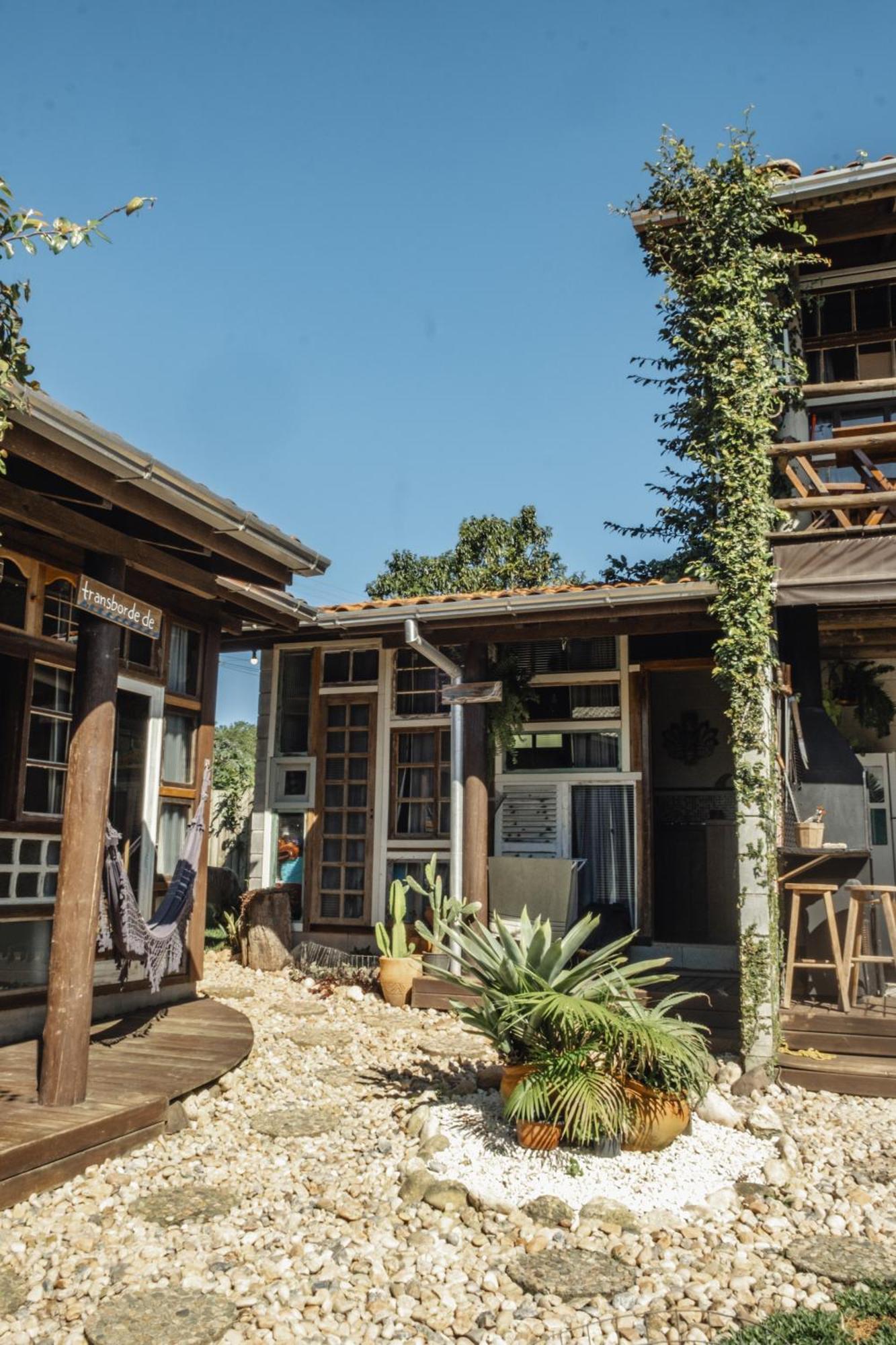 Studio with Pool View,1630910303:JPEG